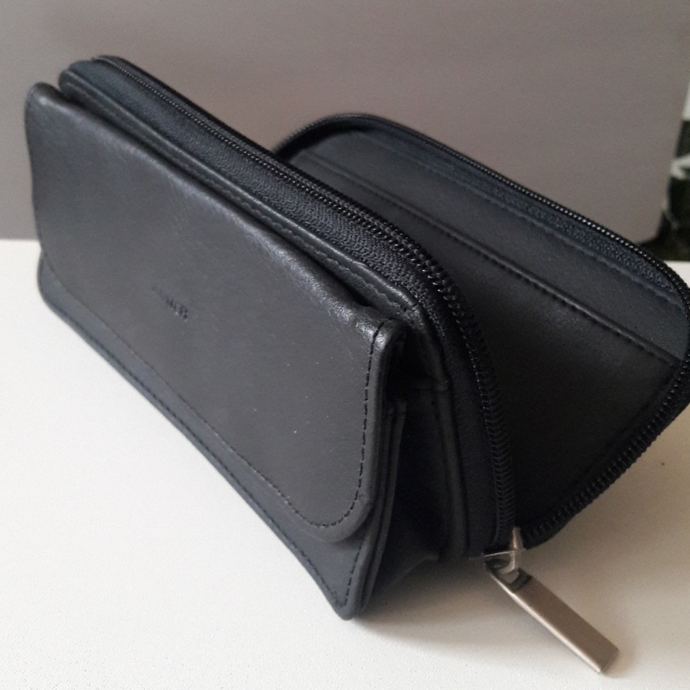 NWOT  WAISTBAND WALLET black